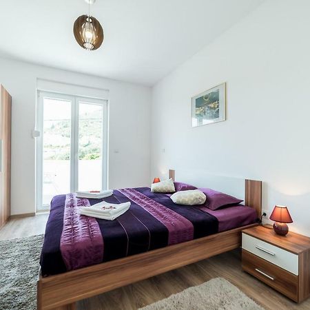 De Luxe Apartment Mediteran 1**** Затон Екстериор снимка