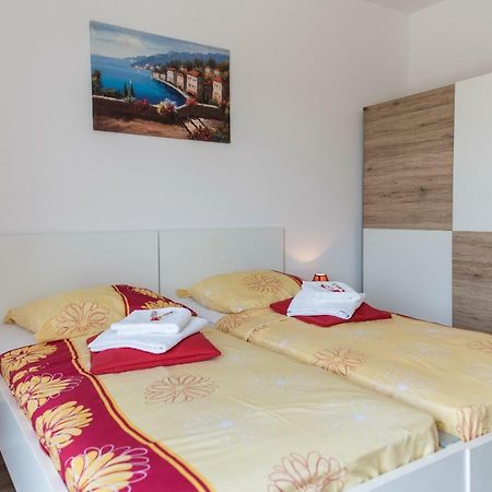 De Luxe Apartment Mediteran 1**** Затон Екстериор снимка
