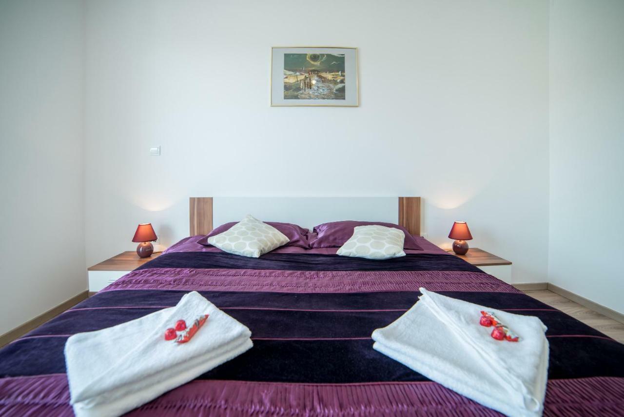 De Luxe Apartment Mediteran 1**** Затон Екстериор снимка
